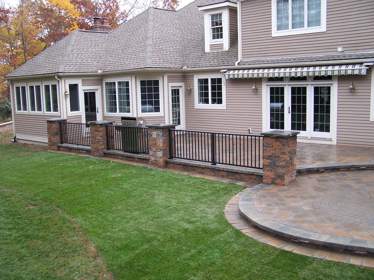 Railings & Patios - Unique Pavers