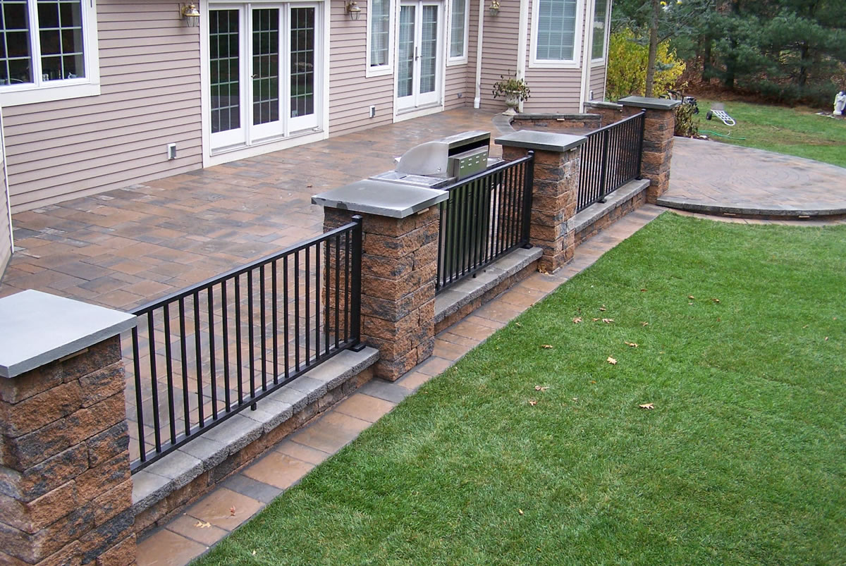 Railings & Patios - Unique Pavers